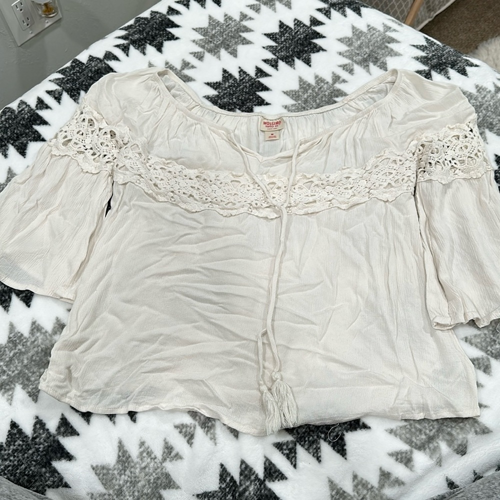 Off the shoulder quarter sleeve top